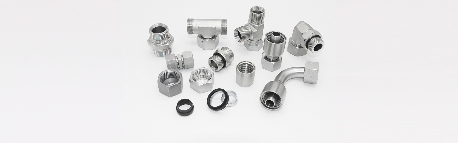 <div style='font-size:28px;text-align:center;padding:0 50px'>液 壓 流 體 連 接 件</div><div style='font-size:36px;text-align:center;padding:0 50px'> 高品質(zhì)、更具可靠性</div> <div style='font-size:28px;text-align:center;padding:0 50px'> 齊全的尺寸系列和結(jié)構(gòu)型式</div>